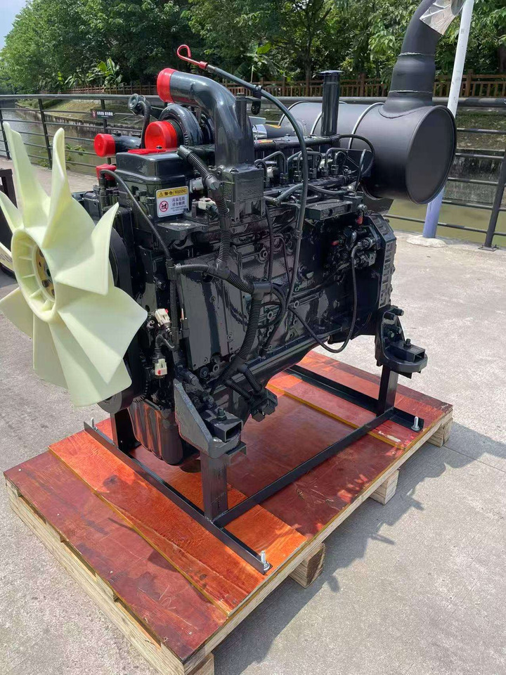 KOMATSU 6D107E-1 - Motor para Escavadeira: foto 1 KOMATSU 6D107E-1 - Motor para Escavadeira: foto 1