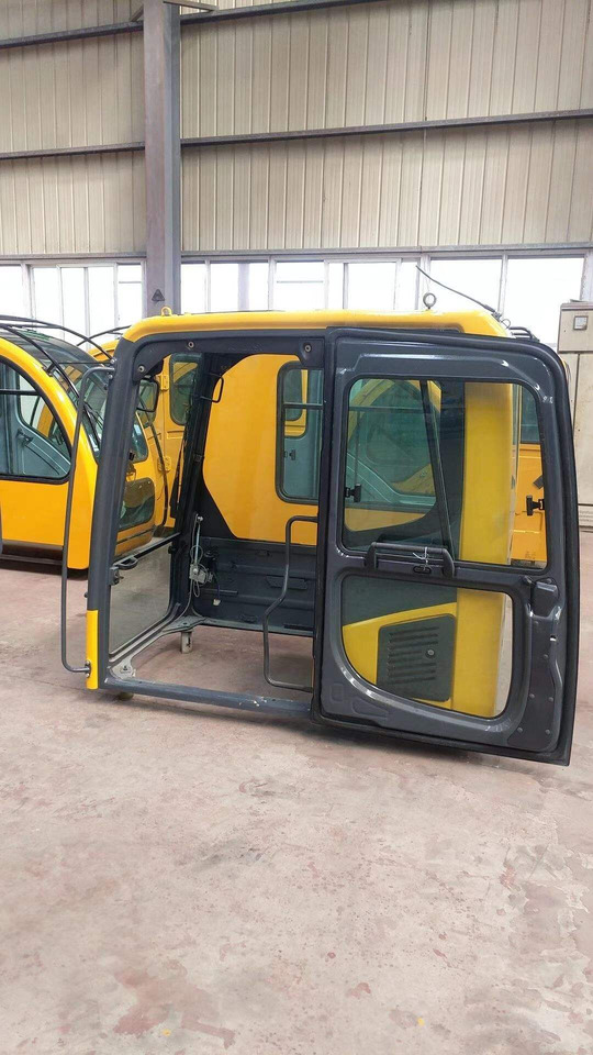 KOMATSU PC 210-8 - Cabine para Escavadeira: foto 3 KOMATSU PC 210-8 - Cabine para Escavadeira: foto 3