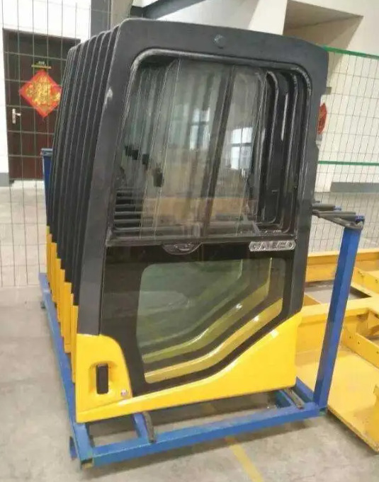 KOMATSU pc200-7 - Cabine para Escavadeira: foto 4 KOMATSU pc200-7 - Cabine para Escavadeira: foto 4