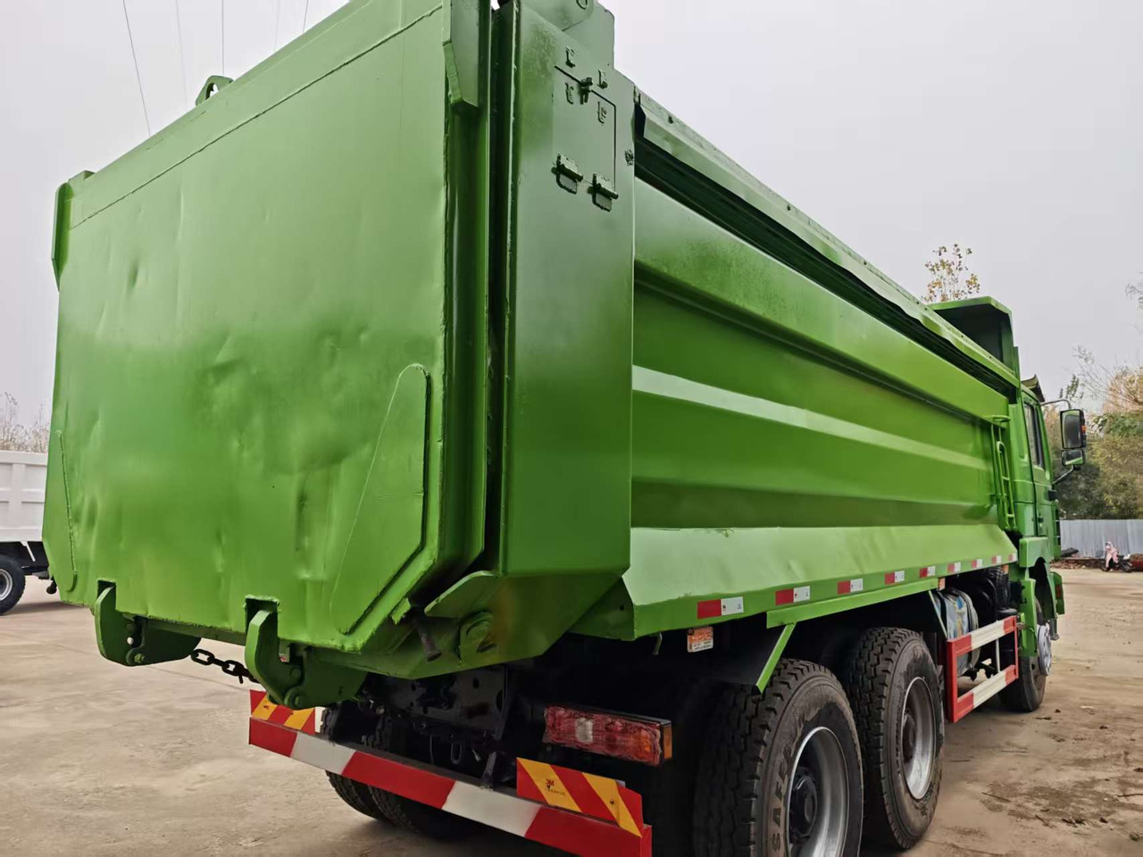 SHACMAN F3000 - Camião cisterna: foto 5 SHACMAN F3000 - Camião cisterna: foto 5