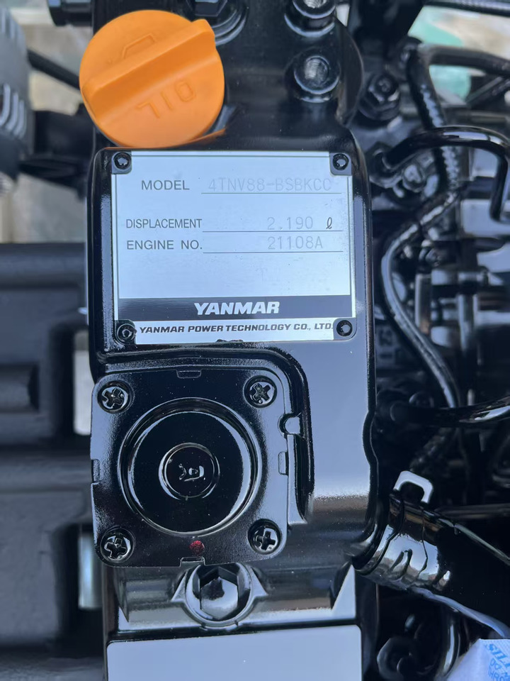 YANMAR 4TNV88 - Motor para Escavadeira: foto 1 YANMAR 4TNV88 - Motor para Escavadeira: foto 1