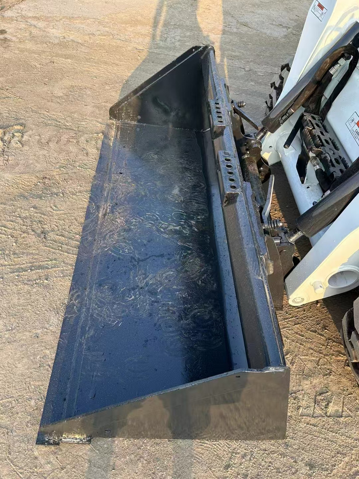 BOBCAT High Performance Low Hours Excellent Condition Reliable Second Hand Bobcat S550 Skid Steer Loader in Stock for Sale - Mini pá carregadora: foto 5 BOBCAT High Performance Low Hours Excellent Condition Reliable Second Hand Bobcat S550 Skid Steer Loader in Stock for Sale - Mini pá carregadora: foto 5