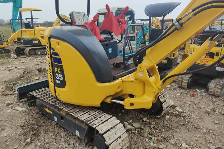 Best Quality Komatsu PC35-2 Used Mini Excavator Earth-moving Machinery in Good Condition - Escavadora de rastos: foto 4 Best Quality Komatsu PC35-2 Used Mini Excavator Earth-moving Machinery in Good Condition - Escavadora de rastos: foto 4