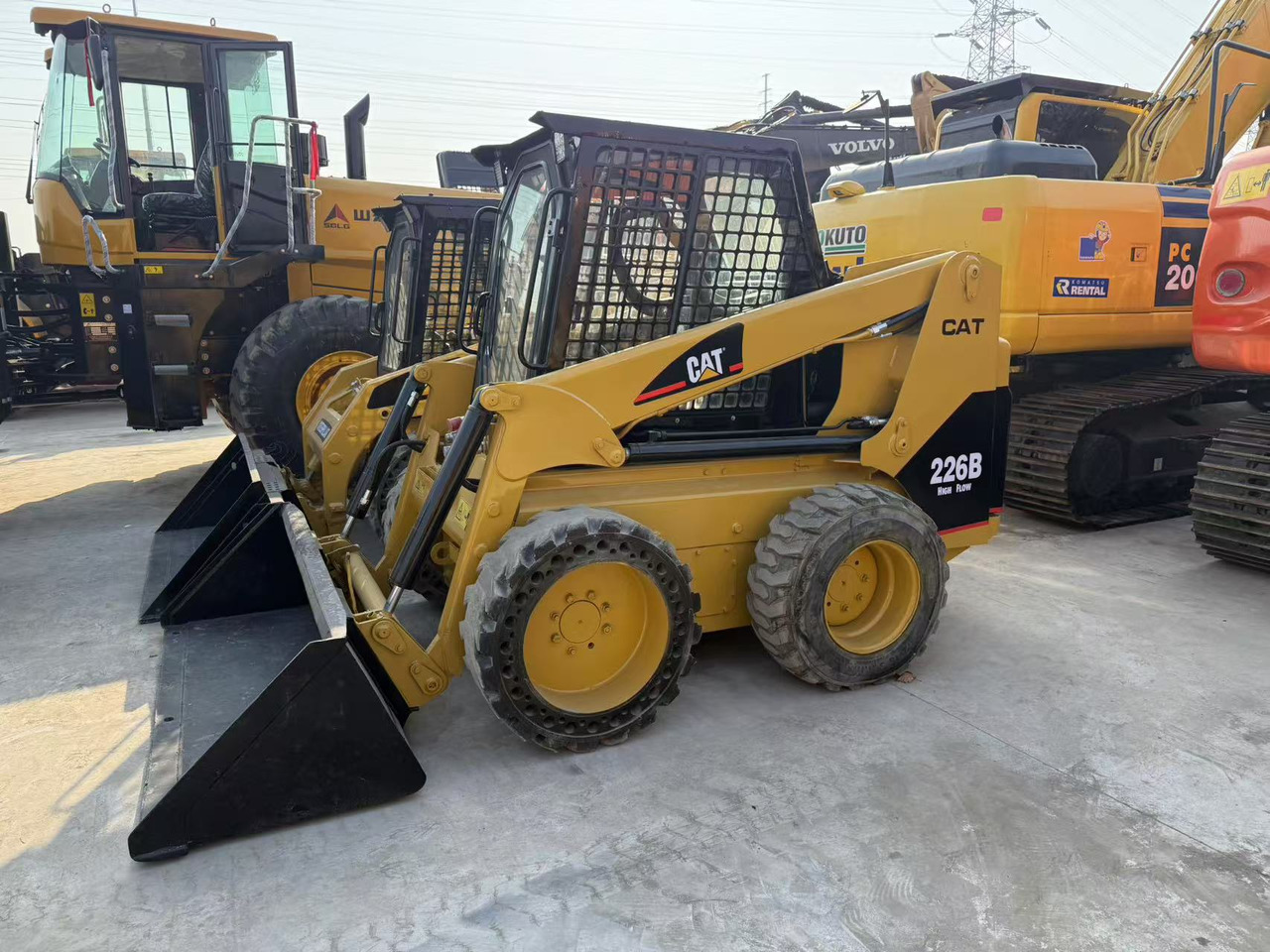 CATERPILLAR Used Mini Small CAT226B Skid Steer Loader in Stock with Best Review for Sale - Mini pá carregadora: foto 5 CATERPILLAR Used Mini Small CAT226B Skid Steer Loader in Stock with Best Review for Sale - Mini pá carregadora: foto 5