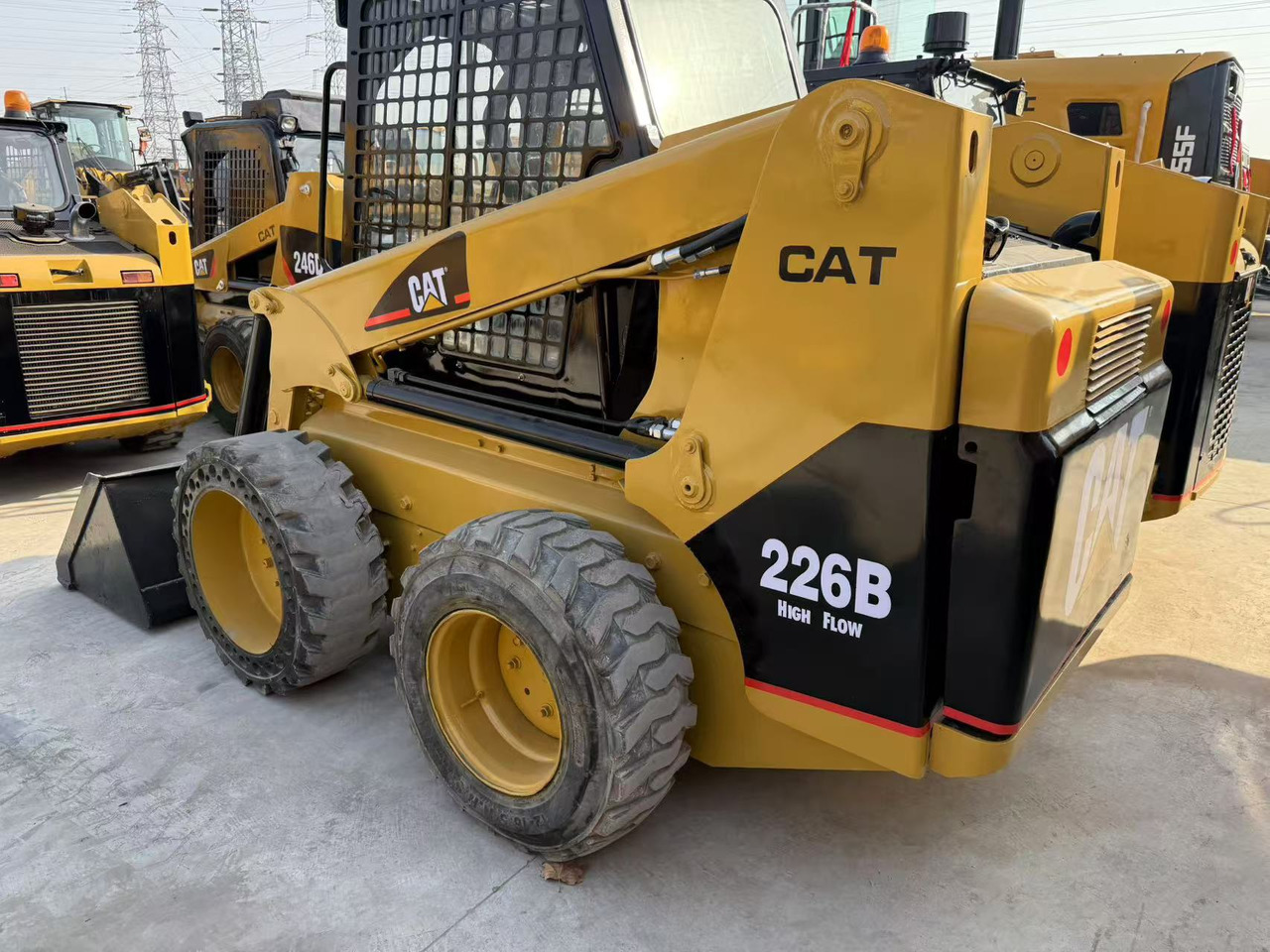 CATERPILLAR Used Mini Small CAT226B Skid Steer Loader in Stock with Best Review for Sale - Mini pá carregadora: foto 1 CATERPILLAR Used Mini Small CAT226B Skid Steer Loader in Stock with Best Review for Sale - Mini pá carregadora: foto 1