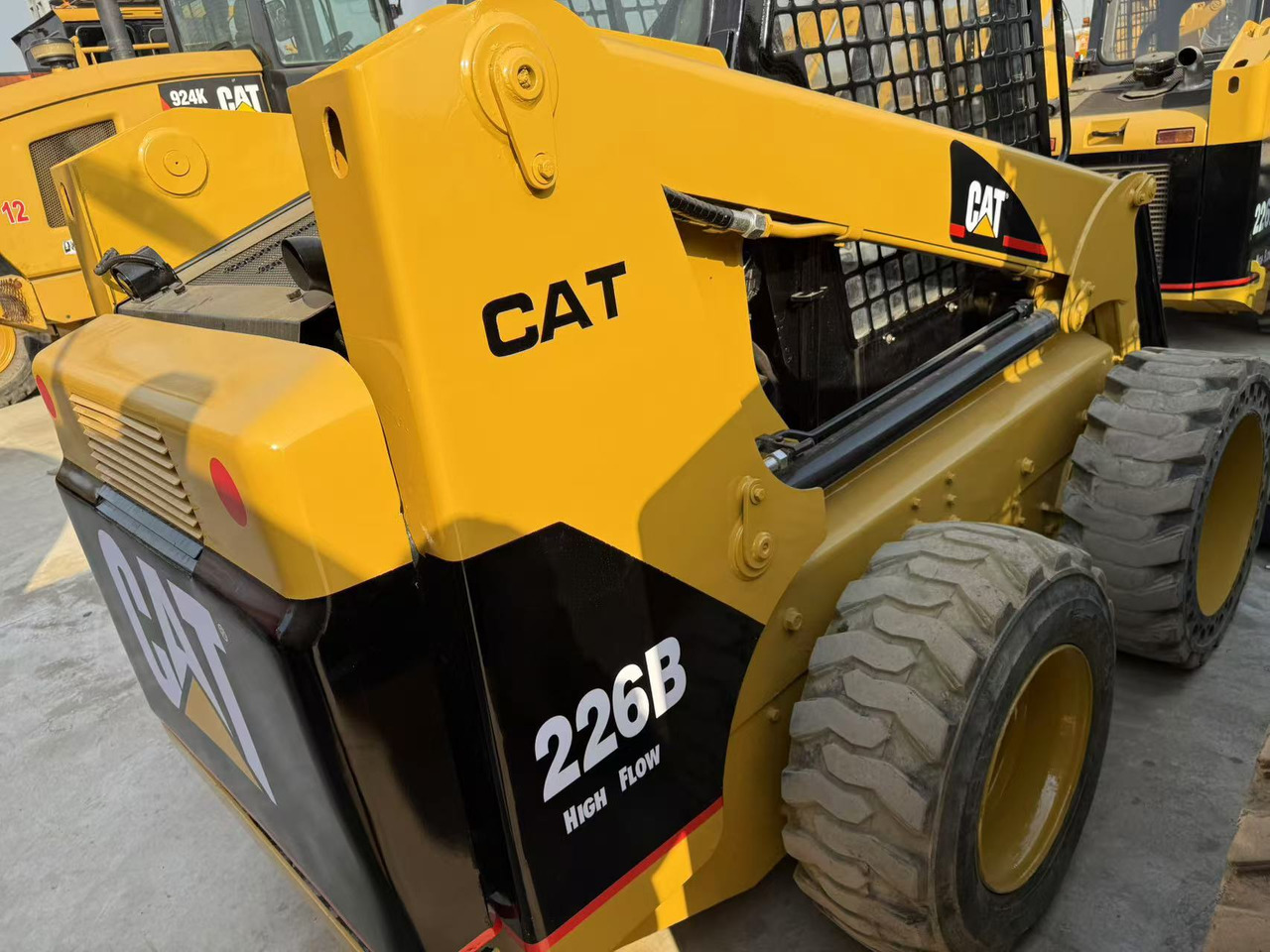 CATERPILLAR Used Mini Small CAT226B Skid Steer Loader in Stock with Best Review for Sale - Mini pá carregadora: foto 3 CATERPILLAR Used Mini Small CAT226B Skid Steer Loader in Stock with Best Review for Sale - Mini pá carregadora: foto 3