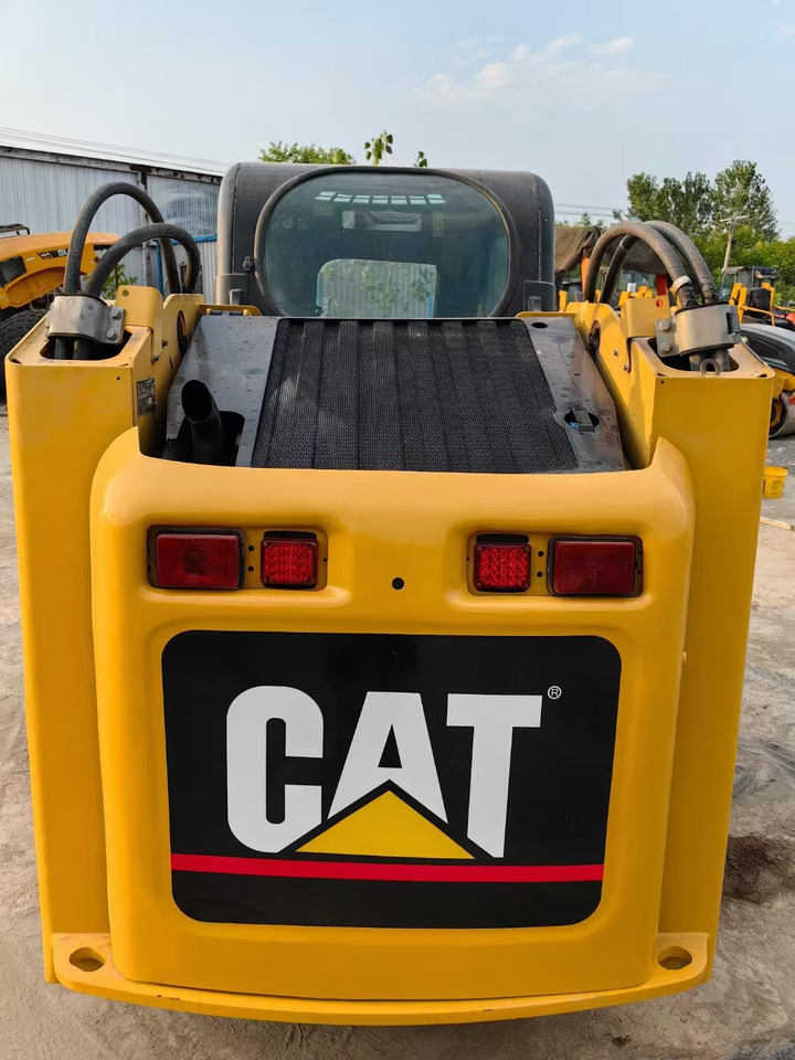 CATERPILLAR used skid-steer CAT246C high quality - Mini pá carregadora: foto 4 CATERPILLAR used skid-steer CAT246C high quality - Mini pá carregadora: foto 4