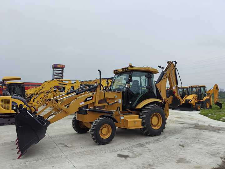 Cheap Prices Good Condition High Performance CAT 420F Used Backhoe Loader for Sale - Retroescavadeira: foto 3 Cheap Prices Good Condition High Performance CAT 420F Used Backhoe Loader for Sale - Retroescavadeira: foto 3