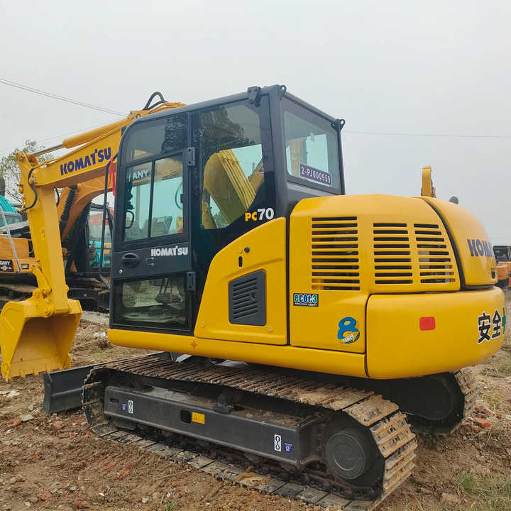 Cheap Used Komatsu PC70-8 Crawler Excavator with High Efficiency Used Heavy Machinery K omatsu PC70-8 Digger Cheap for Sale - Escavadora de rastos: foto 2 Cheap Used Komatsu PC70-8 Crawler Excavator with High Efficiency Used Heavy Machinery K omatsu PC70-8 Digger Cheap for Sale - Escavadora de rastos: foto 2