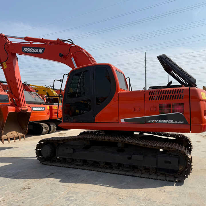 Heavy-Duty Doosan DX225LC-9C Excavator for Mining & Construction - Well-Maintained, Warranty Included - Escavadora de rastos: foto 1 Heavy-Duty Doosan DX225LC-9C Excavator for Mining & Construction - Well-Maintained, Warranty Included - Escavadora de rastos: foto 1