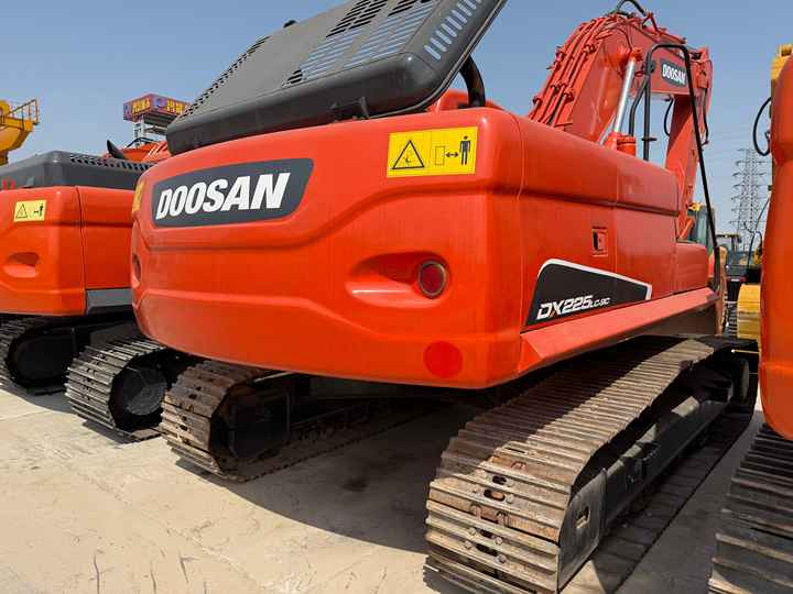 Heavy-Duty Doosan DX225LC-9C Excavator for Mining & Construction - Well-Maintained, Warranty Included - Escavadora de rastos: foto 4 Heavy-Duty Doosan DX225LC-9C Excavator for Mining & Construction - Well-Maintained, Warranty Included - Escavadora de rastos: foto 4