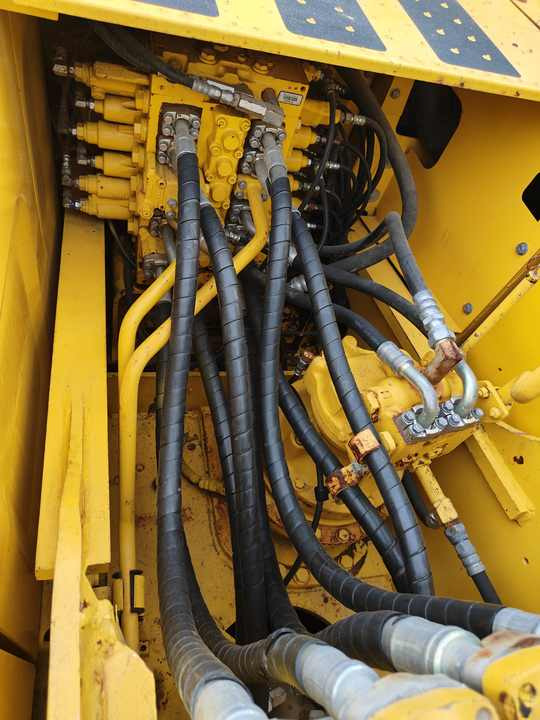 Komatsu PC 200 - Escavadora de rastos: foto 3 Komatsu PC 200 - Escavadora de rastos: foto 3
