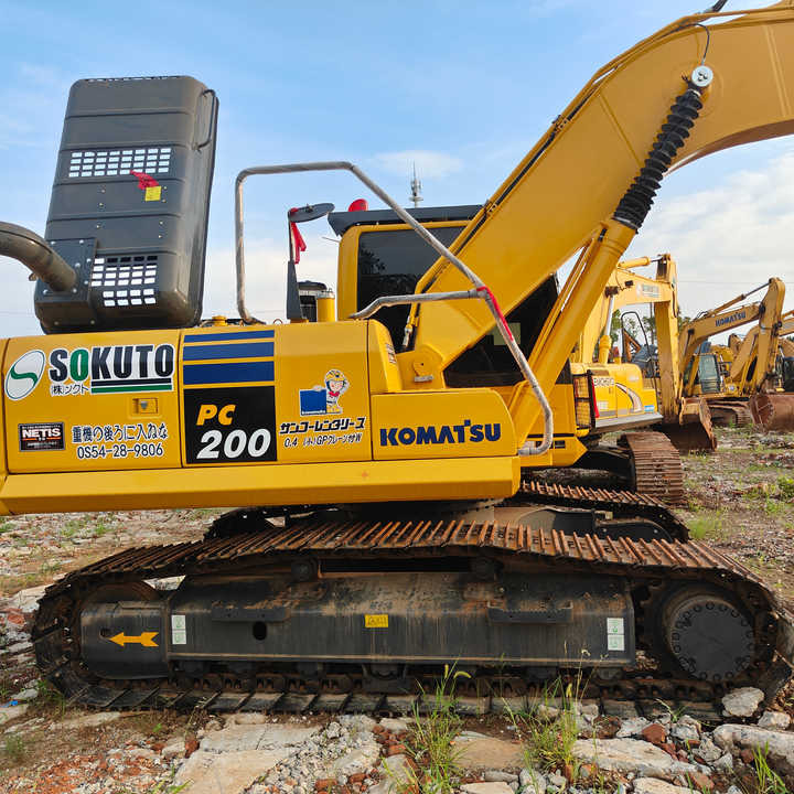 Komatsu PC 200 - Escavadora de rastos: foto 1 Komatsu PC 200 - Escavadora de rastos: foto 1
