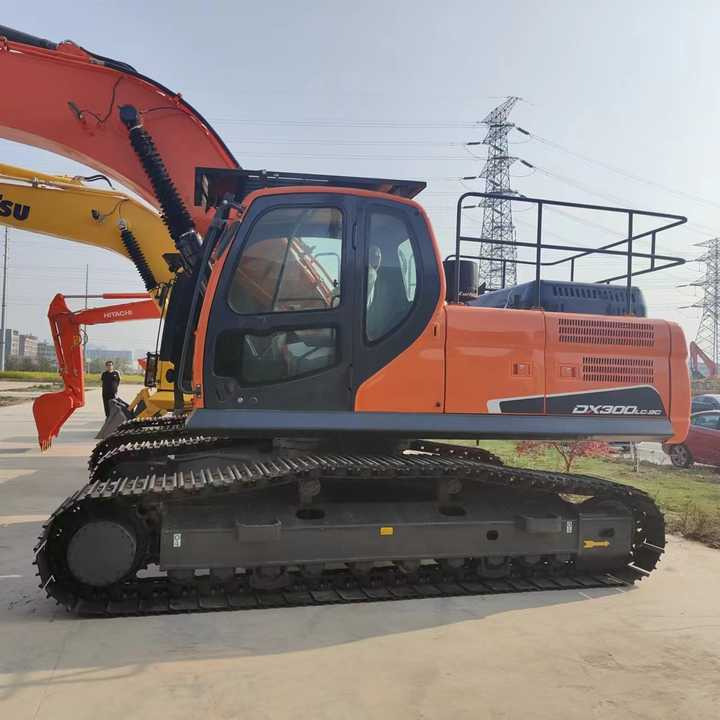 Korea Made Doosan Digger Dx300lc Doosan Used Machinery Excavator , Doosan Dx220 Dx300 Dx200 - Escavadeira: foto 1 Korea Made Doosan Digger Dx300lc Doosan Used Machinery Excavator , Doosan Dx220 Dx300 Dx200 - Escavadeira: foto 1
