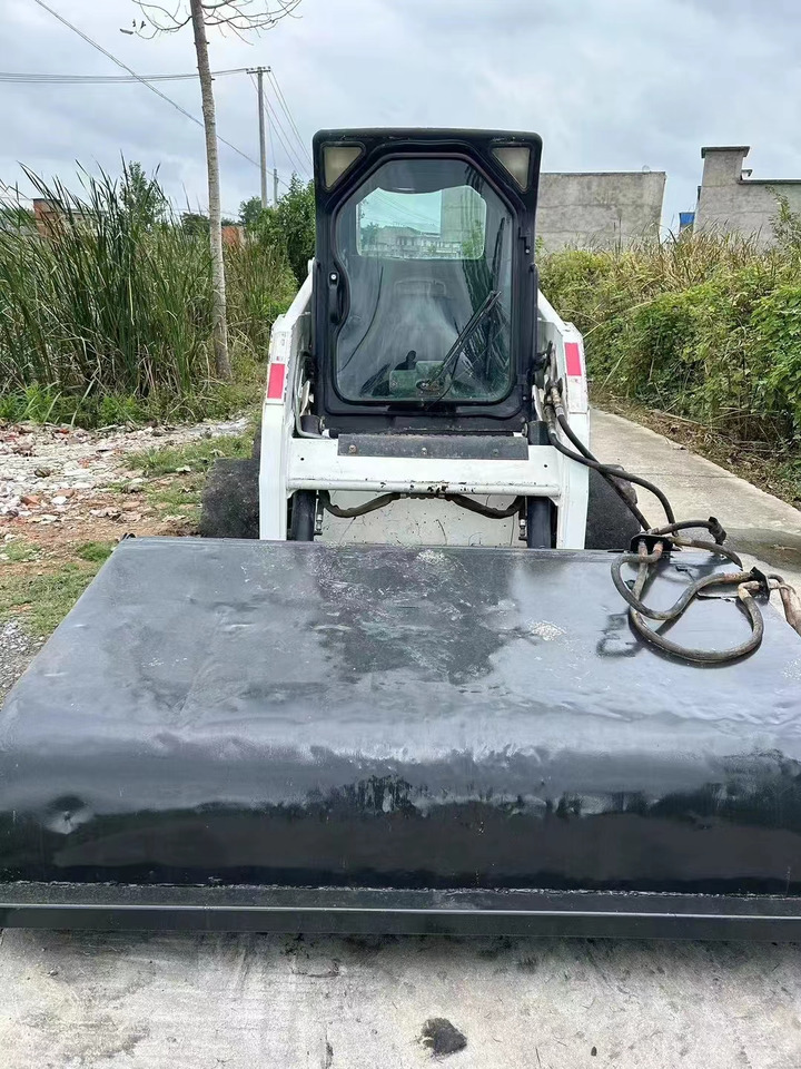 BOBCAT Second-hand Excellent Skidsteer Bobcat S160 - Máquina de construção: foto 5 BOBCAT Second-hand Excellent Skidsteer Bobcat S160 - Máquina de construção: foto 5