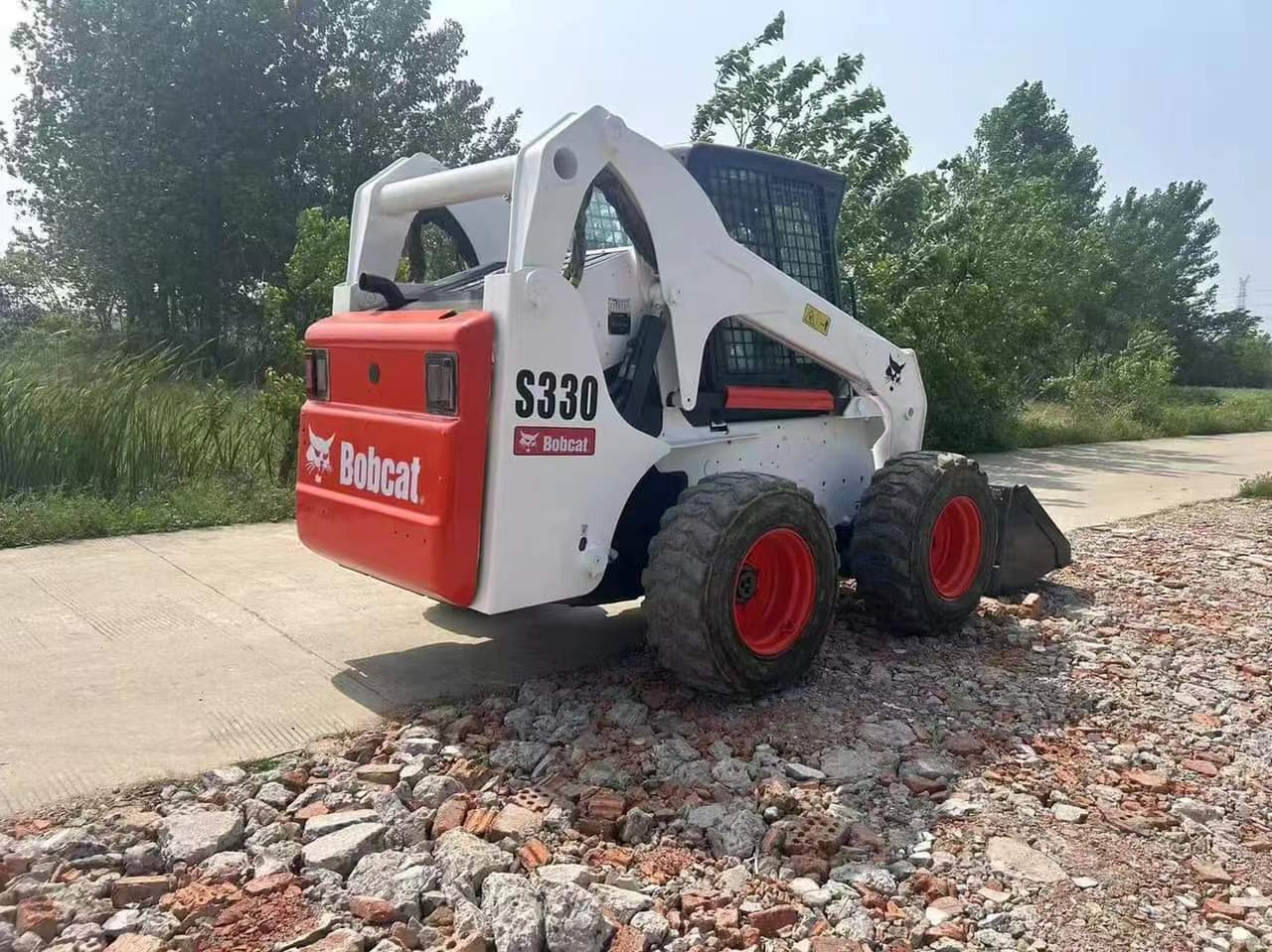 BOBCAT Used Heavy Construction Equipment bobcat S330 Second Hand Skid Steers Used Machine Hot Sale - Máquina de construção: foto 3 BOBCAT Used Heavy Construction Equipment bobcat S330 Second Hand Skid Steers Used Machine Hot Sale - Máquina de construção: foto 3