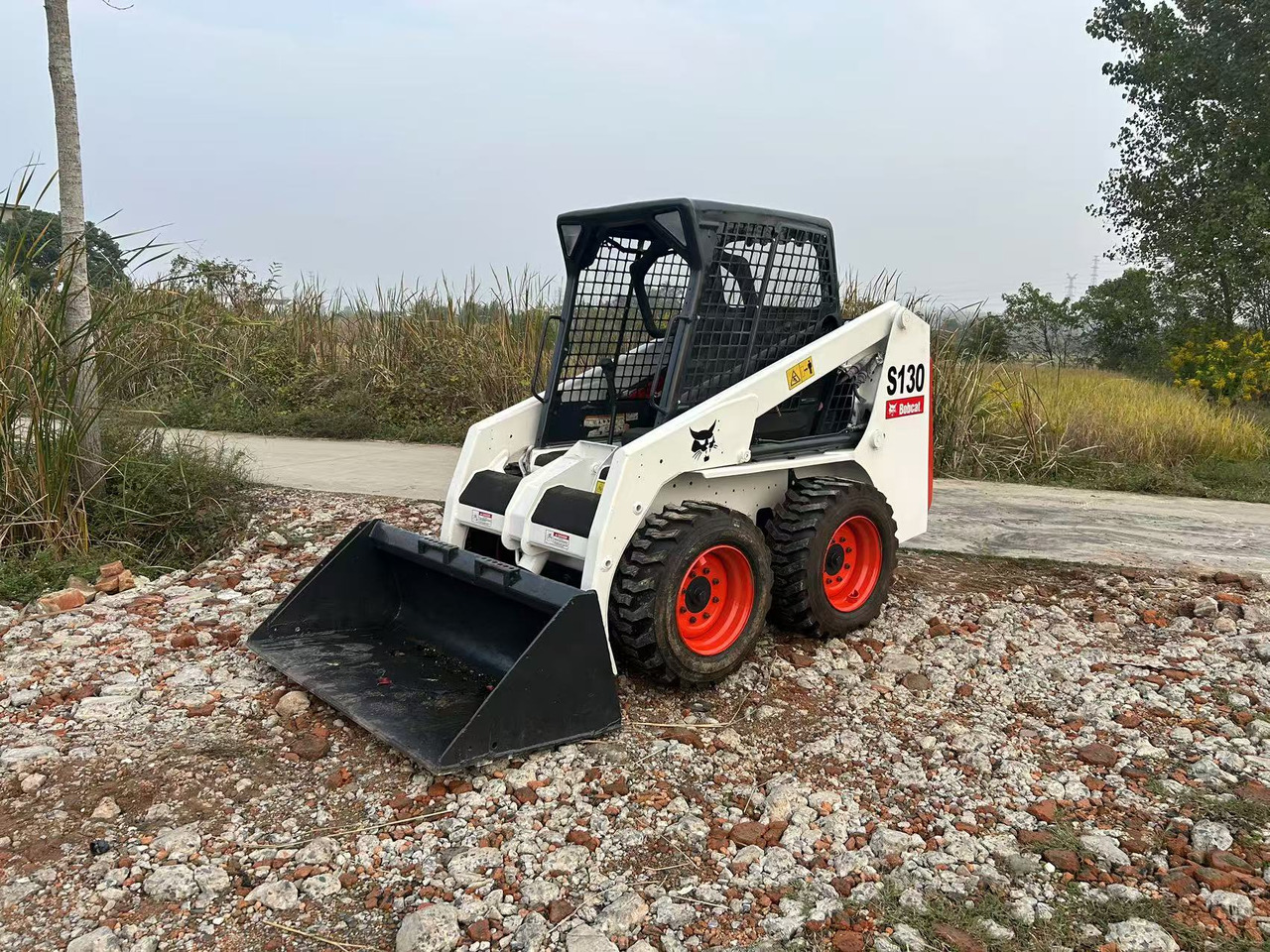 BOBCAT used skidsteer Bobcat S130 - Máquina de construção: foto 1 BOBCAT used skidsteer Bobcat S130 - Máquina de construção: foto 1