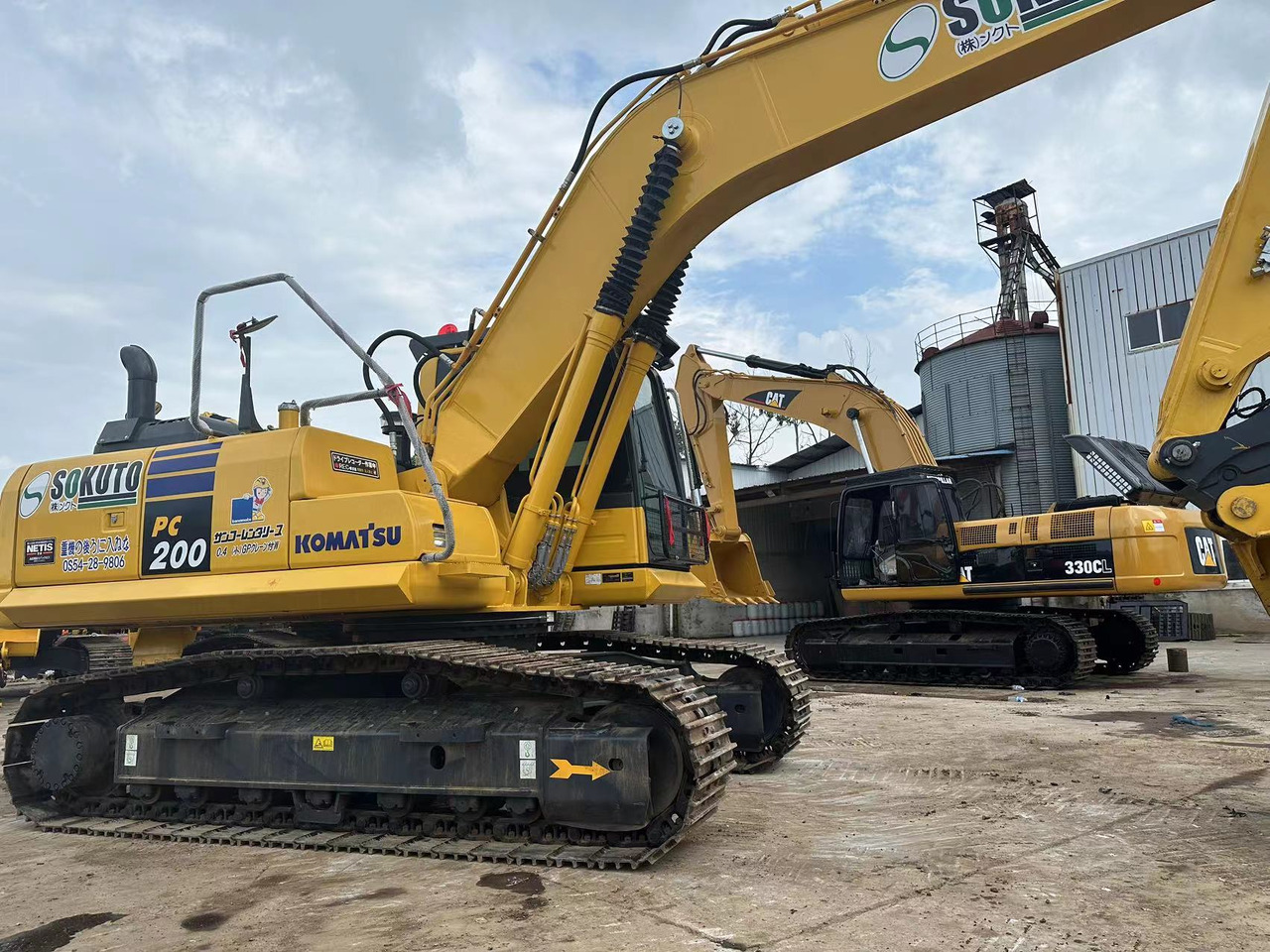 CRAWLER EXCAVATOR Used Good Quality Japan Original PC200-8 in Good Condition PC200-8 Komatsu - Máquina de construção: foto 4 CRAWLER EXCAVATOR Used Good Quality Japan Original PC200-8 in Good Condition PC200-8 Komatsu - Máquina de construção: foto 4