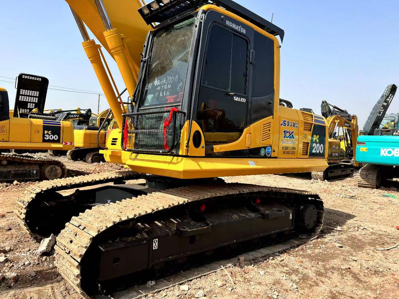 KOMATSU Used Excavator Hotsale PC200-8 Good Condition Japan - Máquina de construção: foto 2 KOMATSU Used Excavator Hotsale PC200-8 Good Condition Japan - Máquina de construção: foto 2