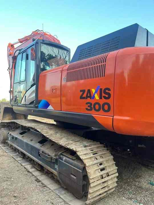 Original Japan Hitachi ZX300 Excavator Hitachi Excavator in Low Price for Hot Sale - Escavadora de rastos: foto 2 Original Japan Hitachi ZX300 Excavator Hitachi Excavator in Low Price for Hot Sale - Escavadora de rastos: foto 2
