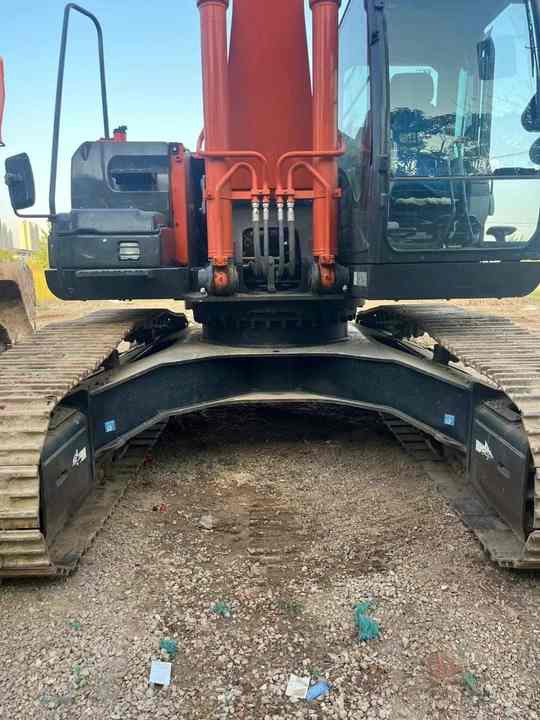 Original Japan Hitachi ZX300 Excavator Hitachi Excavator in Low Price for Hot Sale - Escavadora de rastos: foto 3 Original Japan Hitachi ZX300 Excavator Hitachi Excavator in Low Price for Hot Sale - Escavadora de rastos: foto 3