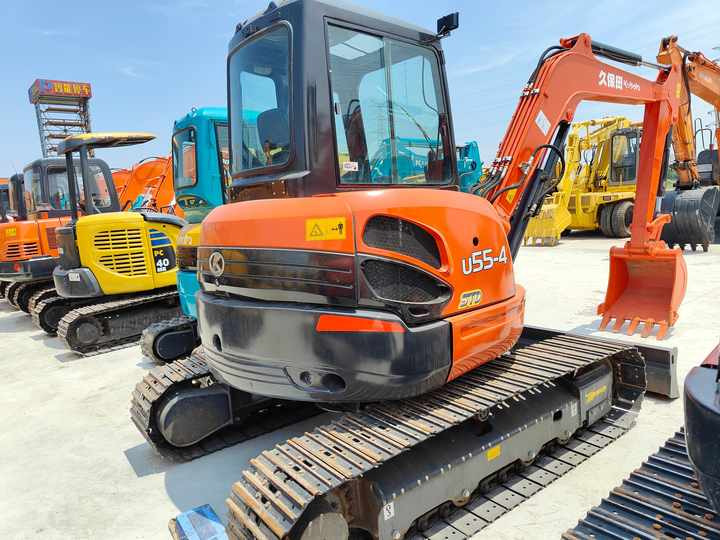 Perfect Condition Kubota U55-4 Japan Brand Mini Excavator with Pusher for Sale Kubota U25 35 55 5tons - Escavadeira: foto 2 Perfect Condition Kubota U55-4 Japan Brand Mini Excavator with Pusher for Sale Kubota U25 35 55 5tons - Escavadeira: foto 2