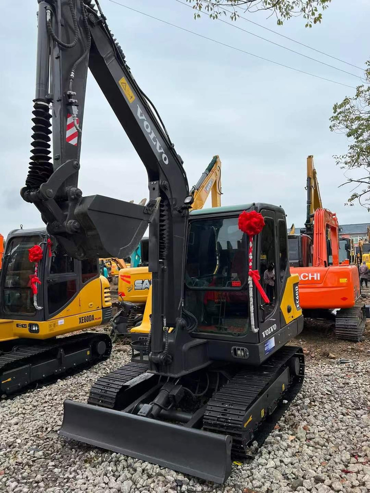 Second-hand Excavator Popular Hotsale VOLVO EC60D MINI - Escavadeira: foto 2 Second-hand Excavator Popular Hotsale VOLVO EC60D MINI - Escavadeira: foto 2