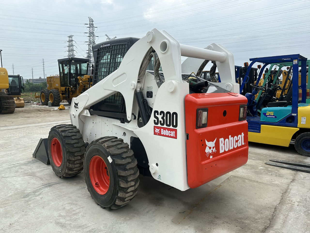 Second hand Hot sale skid-steers Bobcat S300 - Mini pá carregadora: foto 2 Second hand Hot sale skid-steers Bobcat S300 - Mini pá carregadora: foto 2