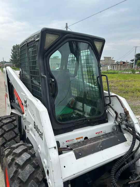 Used Bob Cat Bob Cat S160 Used Mini Skid Steer Wheel Loader Multifunctional Track Loaders Bobcat S160 2.7 Ton - Pá carregadora de rodas: foto 2 Used Bob Cat Bob Cat S160 Used Mini Skid Steer Wheel Loader Multifunctional Track Loaders Bobcat S160 2.7 Ton - Pá carregadora de rodas: foto 2