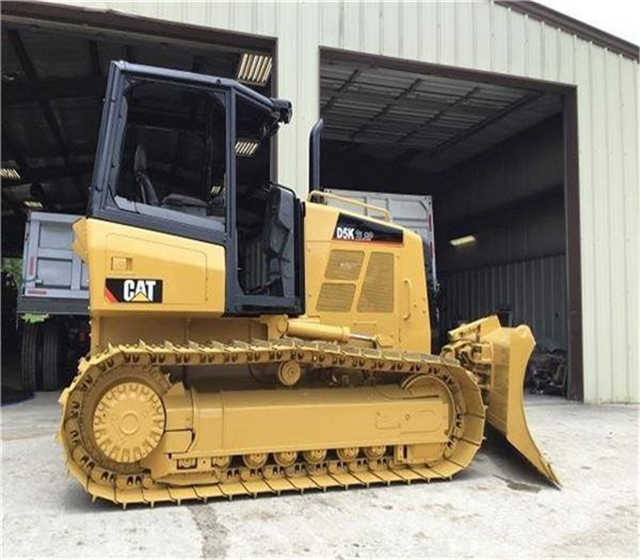 Used Cat D5k D5g D5 D5m D5h Crawler Bulldozer , CAT Bulldozer with Ripper , Original Cat Bulldozers - Buldôzer: foto 1 Used Cat D5k D5g D5 D5m D5h Crawler Bulldozer , CAT Bulldozer with Ripper , Original Cat Bulldozers - Buldôzer: foto 1