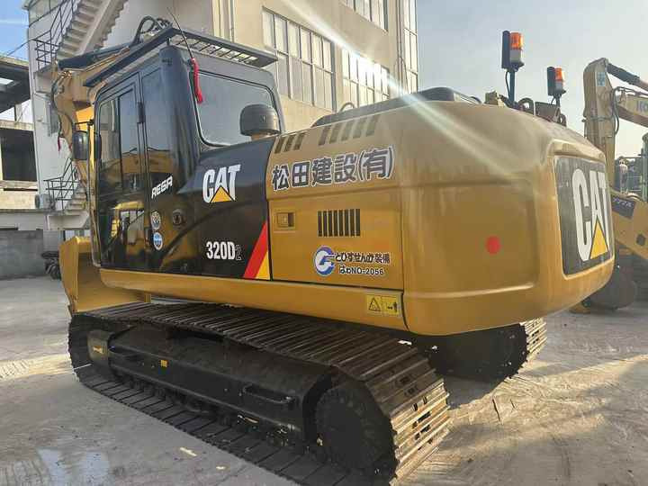 Used Caterpillar 320D Crawler Excavator in High QualityWaiting for Sale - Escavadeira: foto 2 Used Caterpillar 320D Crawler Excavator in High QualityWaiting for Sale - Escavadeira: foto 2