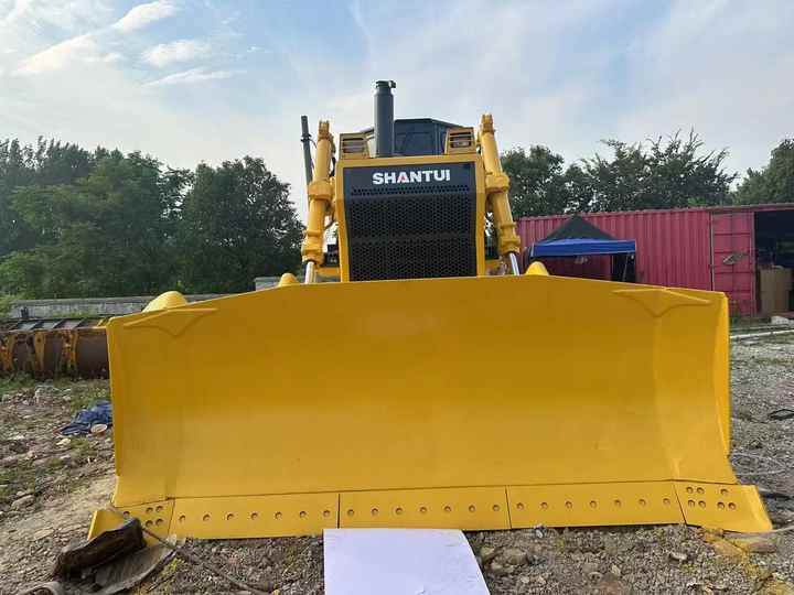 Used China Brand Shantui Sd32 Bulldozer in Stock High Quality Shantui Sd16 22 32 Bulldozer for Sale - Buldôzer: foto 4 Used China Brand Shantui Sd32 Bulldozer in Stock High Quality Shantui Sd16 22 32 Bulldozer for Sale - Buldôzer: foto 4