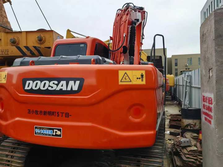 Used Digger DOOSAN DX140 Construction Machinery Construction Digger Used DOOSAN DX140 Cheap Excavator - Escavadora de rastos: foto 2 Used Digger DOOSAN DX140 Construction Machinery Construction Digger Used DOOSAN DX140 Cheap Excavator - Escavadora de rastos: foto 2