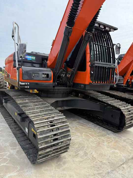 Used Digger Doosan DX225LC-9T Construction Machinery Construction Digger Used Doosan DX225LC-9T Cheap Excavator - Escavadora de rastos: foto 3 Used Digger Doosan DX225LC-9T Construction Machinery Construction Digger Used Doosan DX225LC-9T Cheap Excavator - Escavadora de rastos: foto 3