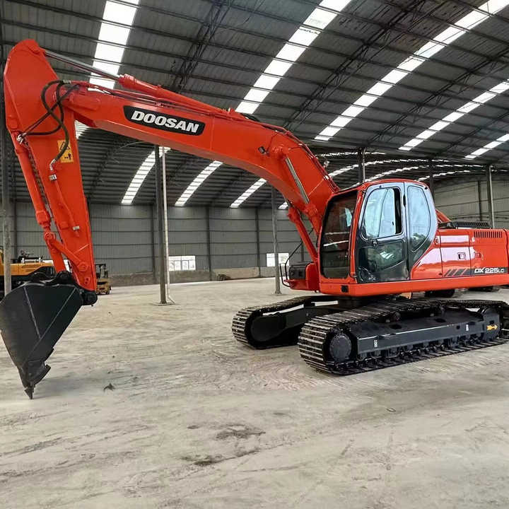 Used Digger Doosan DX225LC-9T Construction Machinery Construction Digger Used Doosan DX225LC-9T Cheap Excavator - Escavadora de rastos: foto 1 Used Digger Doosan DX225LC-9T Construction Machinery Construction Digger Used Doosan DX225LC-9T Cheap Excavator - Escavadora de rastos: foto 1