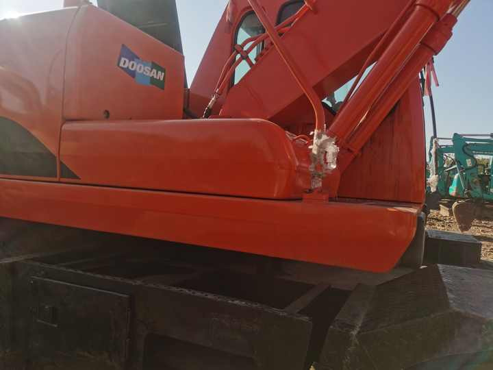Used Digger Doosan Dh150w-7 Construction Machinery Construction Digger Used Doosan Dh150w-7 Cheap Excavator - Escavadora de rastos: foto 5 Used Digger Doosan Dh150w-7 Construction Machinery Construction Digger Used Doosan Dh150w-7 Cheap Excavator - Escavadora de rastos: foto 5