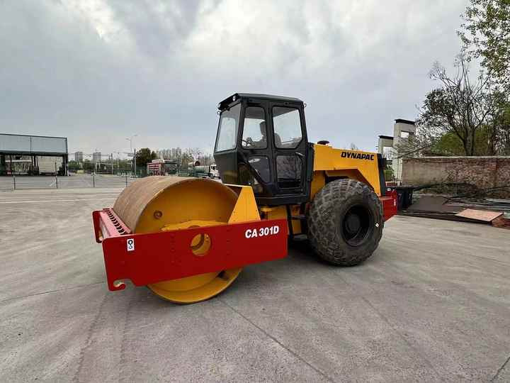 Used Dynapac CA301 Vibratory Roller with Less Working Time and Superior Performance Used Dynapac 251d/301D Roller for Sale - Compactador de asfalto: foto 3 Used Dynapac CA301 Vibratory Roller with Less Working Time and Superior Performance Used Dynapac 251d/301D Roller for Sale - Compactador de asfalto: foto 3