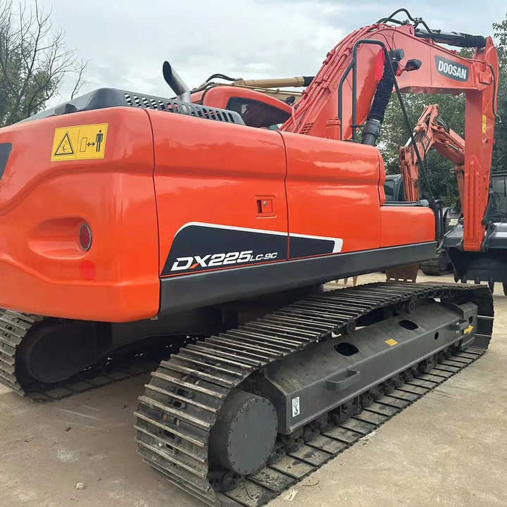 Used Excavator Doosan DX225LC-9 Excavators Mini Equipment Earth Moving Machinery Doosan Digger Excavator for Sale - Escavadora de rastos: foto 2 Used Excavator Doosan DX225LC-9 Excavators Mini Equipment Earth Moving Machinery Doosan Digger Excavator for Sale - Escavadora de rastos: foto 2