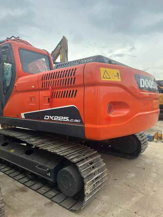 Used Excavator Doosan DX225LC-9 Excavators Mini Equipment Earth Moving Machinery Doosan Digger Excavator for Sale - Escavadora de rastos: foto 4 Used Excavator Doosan DX225LC-9 Excavators Mini Equipment Earth Moving Machinery Doosan Digger Excavator for Sale - Escavadora de rastos: foto 4