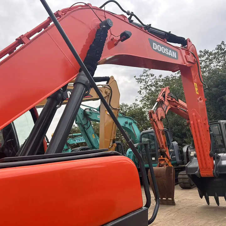 Used Excavator Doosan DX225LC-9 Excavators Mini Equipment Earth Moving Machinery Doosan Digger Excavator for Sale - Escavadora de rastos: foto 3 Used Excavator Doosan DX225LC-9 Excavators Mini Equipment Earth Moving Machinery Doosan Digger Excavator for Sale - Escavadora de rastos: foto 3