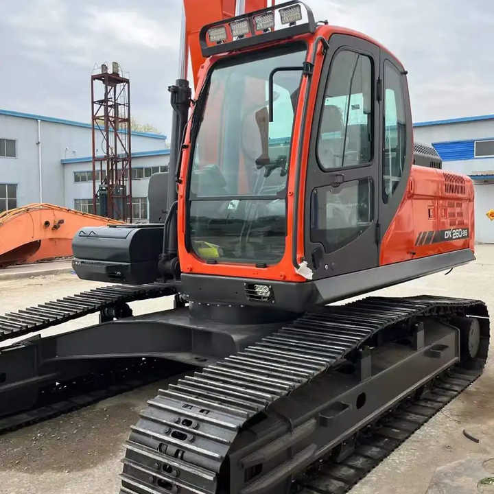 Used Excavator Doosan DX260LC-9 Excavators Mini Equipment Earth Moving Machinery Doosan Digger Excavator for Sale - Escavadeira: foto 5 Used Excavator Doosan DX260LC-9 Excavators Mini Equipment Earth Moving Machinery Doosan Digger Excavator for Sale - Escavadeira: foto 5