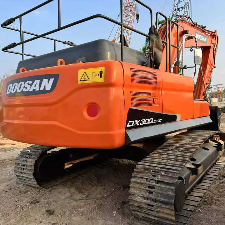 Used Excavator Doosan DX300 Excavators Mini Equipment Earth Moving Machinery Doosan Digger Excavator for Sale - Escavadora de rastos: foto 4 Used Excavator Doosan DX300 Excavators Mini Equipment Earth Moving Machinery Doosan Digger Excavator for Sale - Escavadora de rastos: foto 4