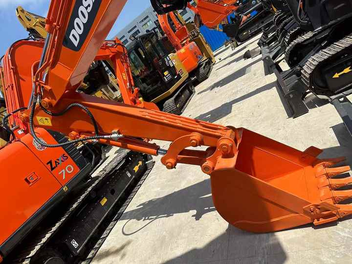 Used Excavator Doosan DX55 Excavators Mini Equipment Earth Moving Machinery Doosan Digger Excavator for Sale - Escavadora de rastos: foto 5 Used Excavator Doosan DX55 Excavators Mini Equipment Earth Moving Machinery Doosan Digger Excavator for Sale - Escavadora de rastos: foto 5