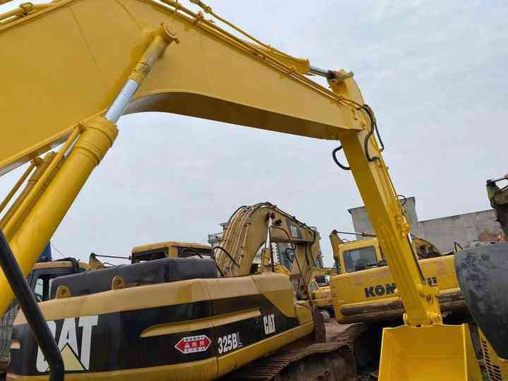 Used Good Quality Japan Original PC200-7 in Good Condition PC200-7 Komatsu - Escavadora de rastos: foto 5 Used Good Quality Japan Original PC200-7 in Good Condition PC200-7 Komatsu - Escavadora de rastos: foto 5