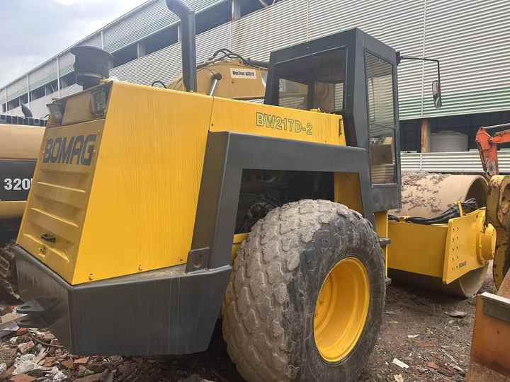 Used Heavy Construction Equipment BW217D Second Hand Road Rollers Used Machine Hot Sale - Compactador de asfalto: foto 5 Used Heavy Construction Equipment BW217D Second Hand Road Rollers Used Machine Hot Sale - Compactador de asfalto: foto 5