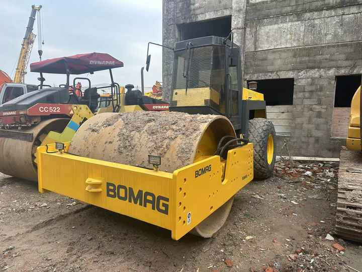 Used Heavy Construction Equipment BW217D Second Hand Road Rollers Used Machine Hot Sale - Compactador de asfalto: foto 2 Used Heavy Construction Equipment BW217D Second Hand Road Rollers Used Machine Hot Sale - Compactador de asfalto: foto 2