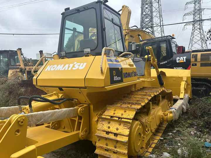 Locação financeira de  Used Japan Komatsu D85ESS Dozer with Ripper Komatsu D85 Crawler Bulldozer  with Excellent Performance Low Price  for Sale Used Japan Komatsu D85ESS Dozer with Ripper Komatsu D85 Crawler Bulldozer  with Excellent Performance Low Price  for Sale: foto 6