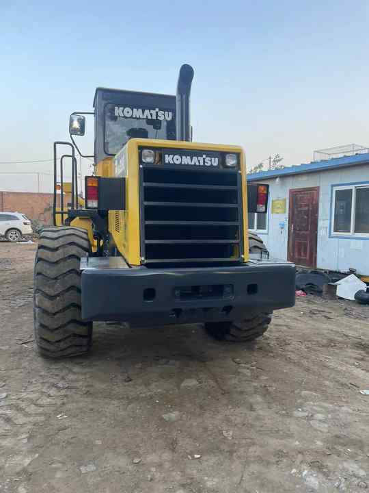 Used Komatsu WA380-3 Front Loader in Very Good Condition Strong Power komatsu 380 Wheel Loader Low Price Hot Sale - Pá carregadora de rodas: foto 4 Used Komatsu WA380-3 Front Loader in Very Good Condition Strong Power komatsu 380 Wheel Loader Low Price Hot Sale - Pá carregadora de rodas: foto 4