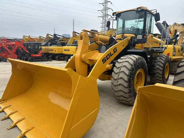 Used SDLG955F New Model Wheel Loader Second Hand Machine Popular Brand Sdlg Hydraulic Machinery - Pá carregadora de rodas: foto 4 Used SDLG955F New Model Wheel Loader Second Hand Machine Popular Brand Sdlg Hydraulic Machinery - Pá carregadora de rodas: foto 4