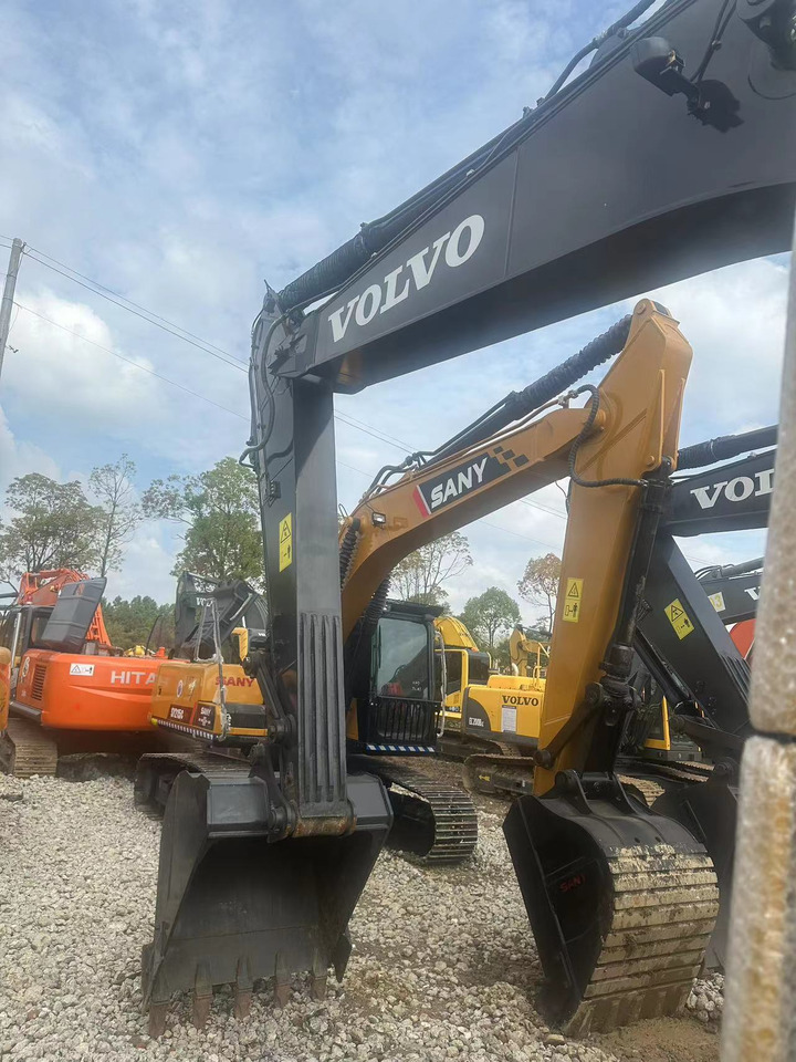 Used VOLVO EC210 Excavator Efficient Heavy Construction Equipment with Original Engine Second Hand Crawler Excavator - Escavadeira: foto 3 Used VOLVO EC210 Excavator Efficient Heavy Construction Equipment with Original Engine Second Hand Crawler Excavator - Escavadeira: foto 3